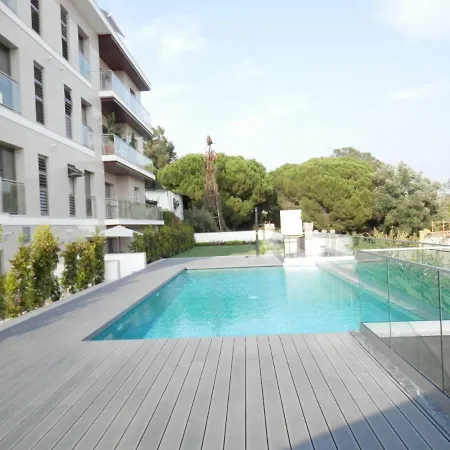 Ripple - Modern Condo With Pool, Aircon, Parking * リスボン